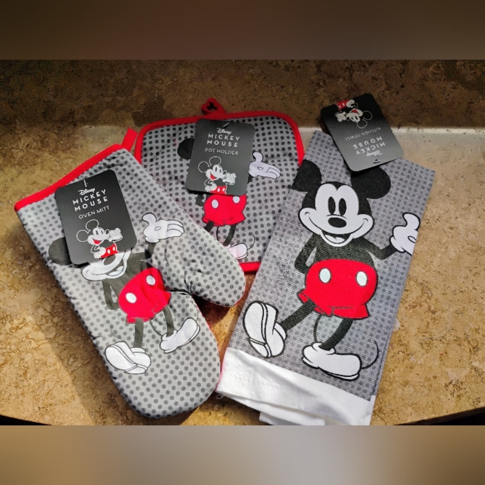 Disney Mickey Mouse Gray and Red Kitchen Set